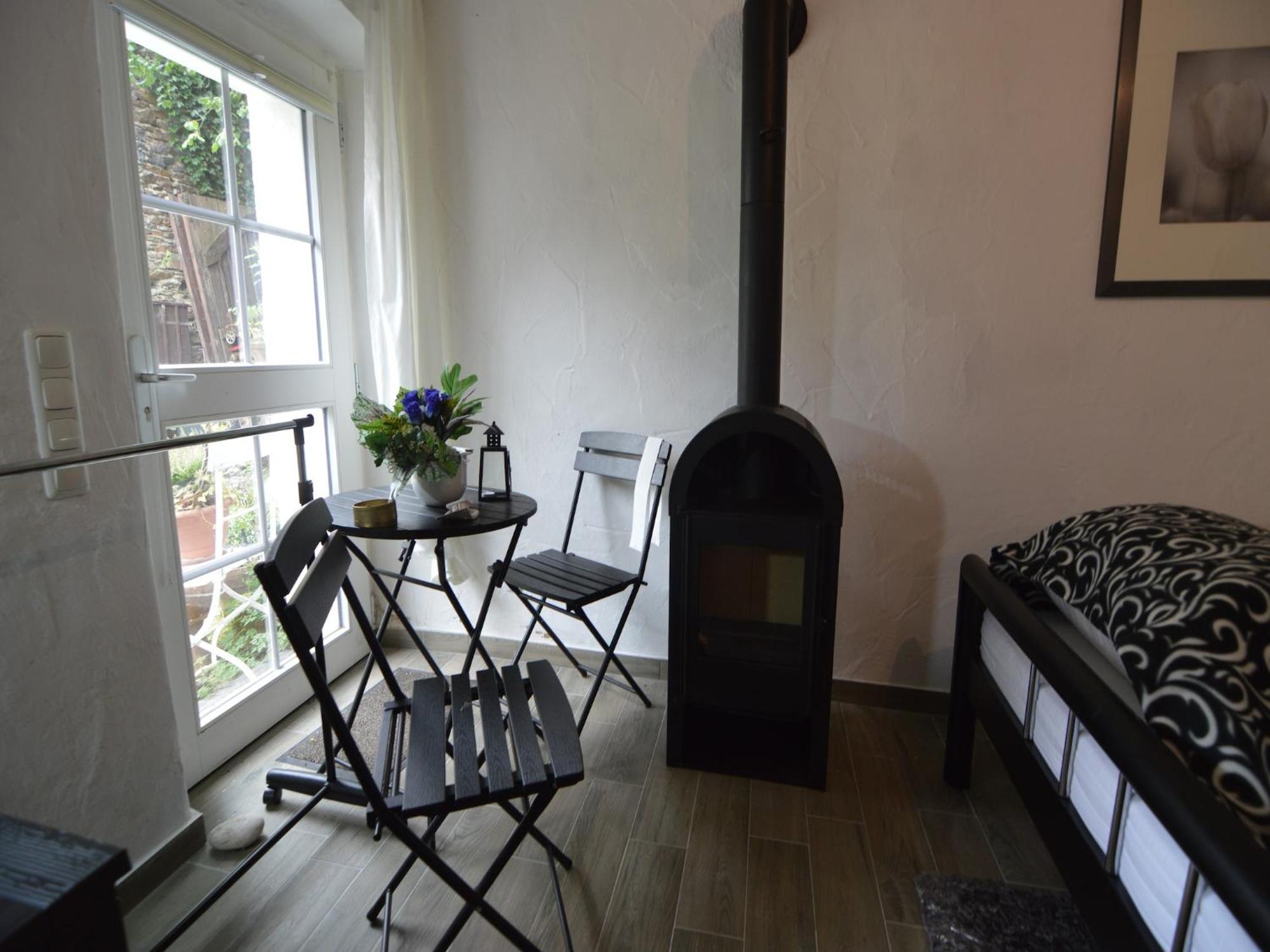 Cozy Apartment In Immerath With Fishing Near 外观 照片